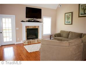 6845 Orchard Path Dr, Clemmons, NC 27012 photo 4