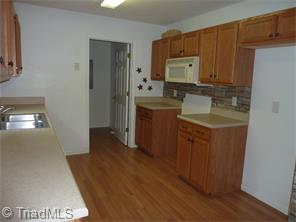 9 Big Buck Ct, Thomasville, NC 27360 photo 4