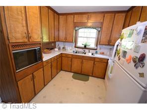 736 Foxfire Rd, Asheboro, NC 27205 photo 6