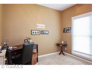518 E Main St, Pilot Mountain, NC 27041 photo 13