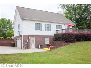 518 E Main St, Pilot Mountain, NC 27041 photo 25