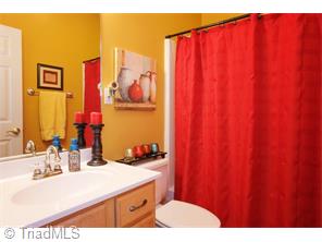 518 E Main St, Pilot Mountain, NC 27041 photo 14