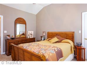 518 E Main St, Pilot Mountain, NC 27041 photo 11