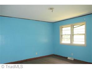 111 E Bellevue Dr, High Point, NC 27265 photo 6