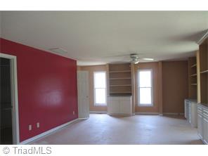 111 E Bellevue Dr, High Point, NC 27265 photo 3