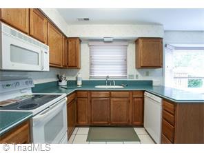 3250 Timberwolf Ave N, High Point, NC 27265 photo 9
