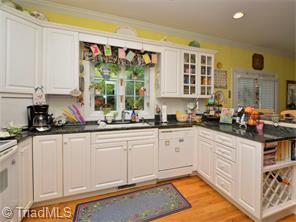 1225 Dovershire Pl, High Point, NC 27262 photo 9