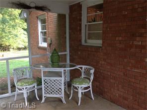 208 Seward Ave, High Point, NC 27265 photo 2
