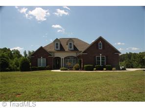 159 Riverchase Rd, Pinnacle, NC 27043 photo 2