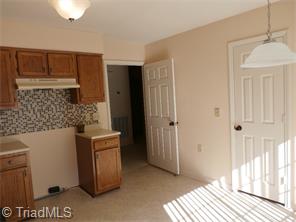 1330 Bailey Cir, High Point, NC 27262 photo 12