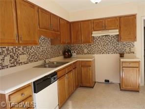 1330 Bailey Cir, High Point, NC 27262 photo 8