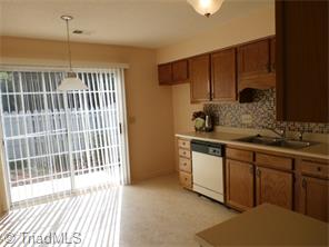 1330 Bailey Cir, High Point, NC 27262 photo 9