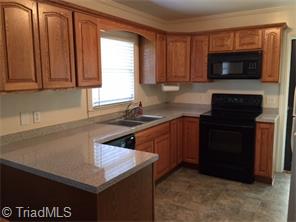 810 Sunset Dr, Pilot Mountain, NC 27041 photo 3