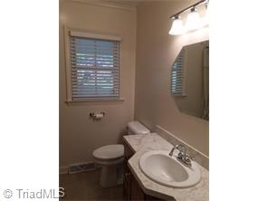 810 Sunset Dr, Pilot Mountain, NC 27041 photo 7