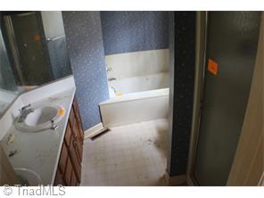 223 Windsor Park Dr, Dobson, NC 27017 photo 18