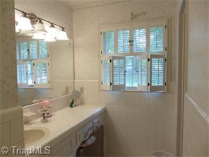955 Nottingham Rd, High Point, NC 27262 photo 24