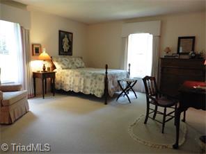 955 Nottingham Rd, High Point, NC 27262 photo 13