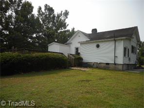1702 Chestnut Dr, High Point, NC 27262 photo 8