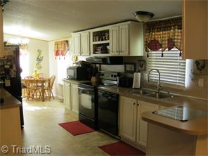 6960 Wright Rd, Thomasville, NC 27360 photo 3