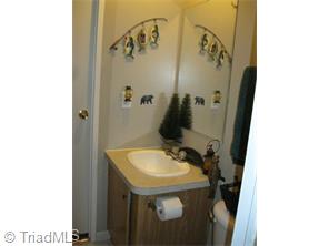 6960 Wright Rd, Thomasville, NC 27360 photo 19