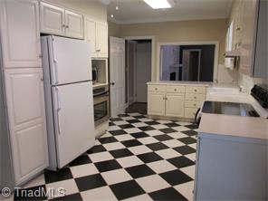 307 Shadow Valley Rd, High Point, NC 27262 photo 8