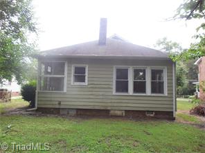 1111 Cedrow Dr, High Point, NC 27260 photo 2