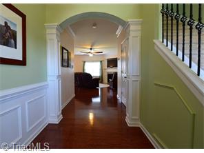 869 Hedgepath Ter, High Point, NC 27265 photo 4
