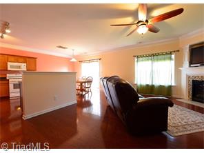 869 Hedgepath Ter, High Point, NC 27265 photo 6