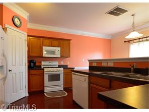 869 Hedgepath Ter, High Point, NC 27265 photo 8