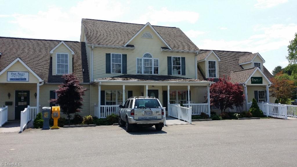 502 Key St, Pilot Mountain, NC 27041 photo 1