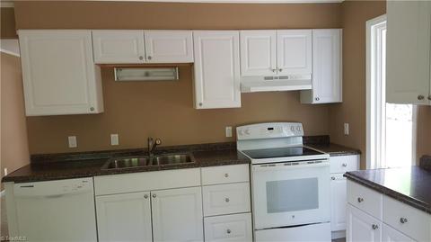 1613 Beaucrest Ave, High Point, NC 27265 photo 2