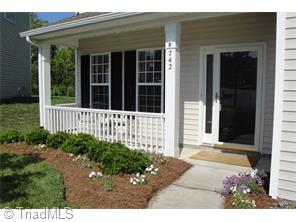 742 Celtic Crossing Dr, High Point, NC 27265 photo 2