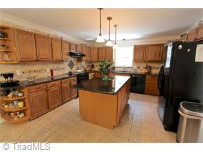 7630 Rolling Oak Ct, Clemmons, NC 27012 photo 4
