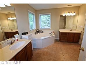 7630 Rolling Oak Ct, Clemmons, NC 27012 photo 14