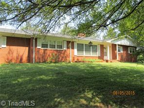 3837 E Pine St, Mount Airy, NC 27030 photo 4