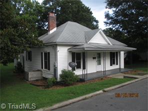 513 Walnut St, Eden, NC 27288 photo 1