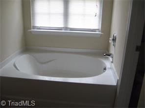 3905 Tarrant Trace Cir, High Point, NC 27265 photo 17