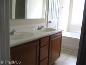 3905 Tarrant Trace Cir, High Point, NC 27265 photo 15