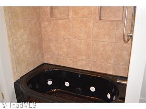 811 Carrick St, High Point, NC 27262 photo 9