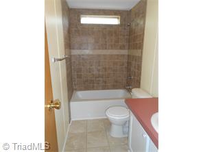 1055 Pine Tree Dr, Pinnacle, NC 27043 photo 10