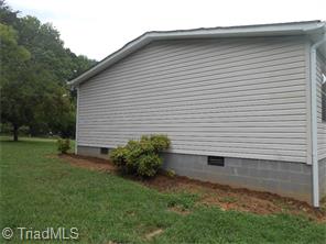 1055 Pine Tree Dr, Pinnacle, NC 27043 photo 6