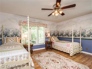 1807 Chestnut Dr, High Point, NC 27262 photo 17