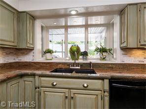 1807 Chestnut Dr, High Point, NC 27262 photo 13