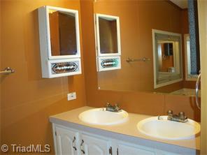 112 Robys Rd, King, NC 27021 photo 7