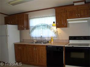 112 Robys Rd, King, NC 27021 photo 2