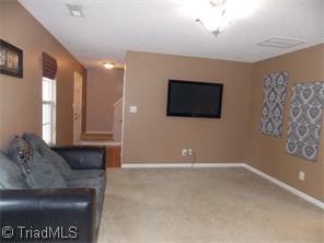 1216 Hampton Park Dr, High Point, NC 27265 photo 5