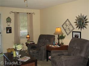 146 E 3rd St, Denton, NC 27239 photo 5