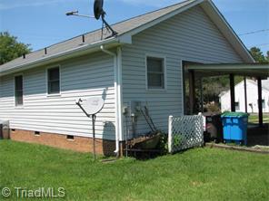 146 E 3rd St, Denton, NC 27239 photo 2