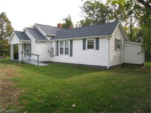 1015 Freedom Ln, Pinnacle, NC 27043 photo 2