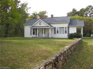 1015 Freedom Ln, Pinnacle, NC 27043 photo 1